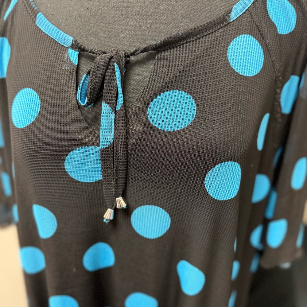 Cato Plus 22/24W Black Blue Polka Dot Sheer Tunic Blouse Summer Resort Top - Picture 2 of 9